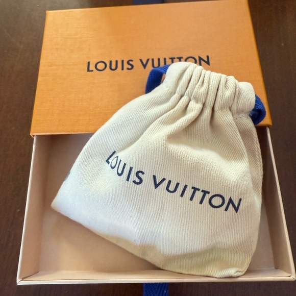 NIB Authentic Louis Vuitton Vivienne Bracelet  size 19 - Picture 15 of 15
